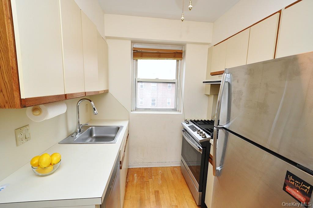 #12 photo, 235 Garth Road, Scarsdale , NY 10583