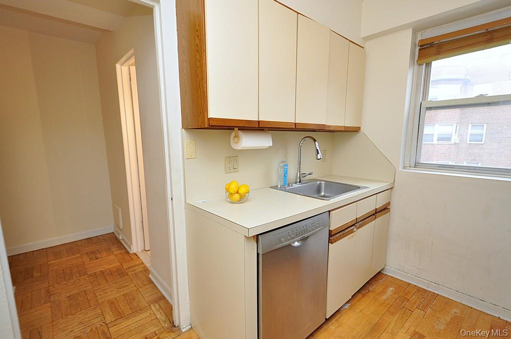 #13 photo, 235 Garth Road, Scarsdale , NY 10583