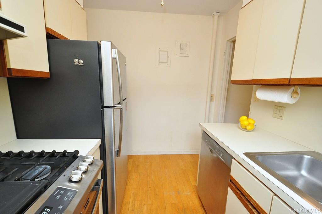 #14 photo, 235 Garth Road, Scarsdale , NY 10583