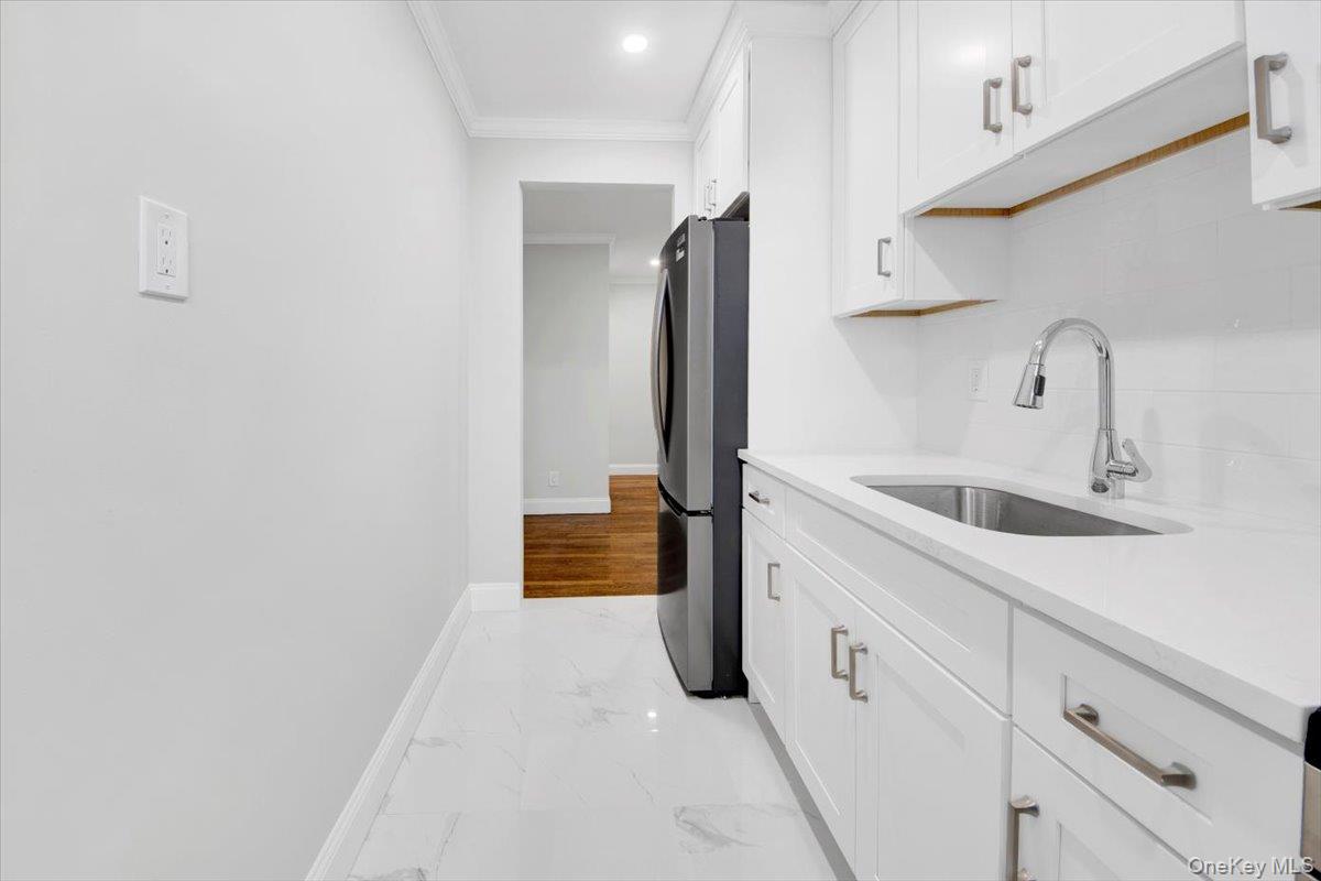 #5 photo, 4265 Webster Ave., Bronx , NY 10470