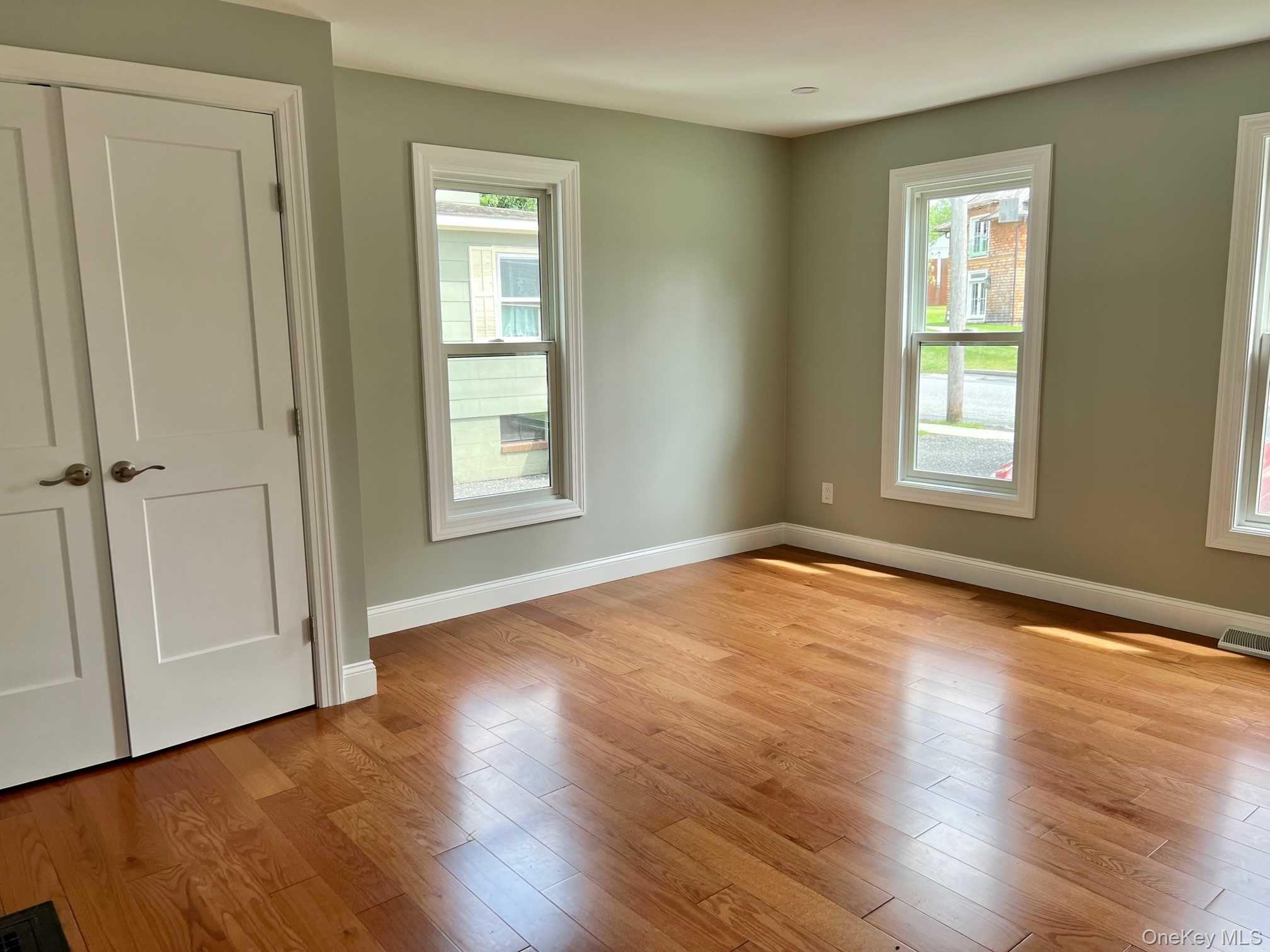 #11 photo, 21 WASHINGTON AVE, 1st floor, Millbrook , NY 12545