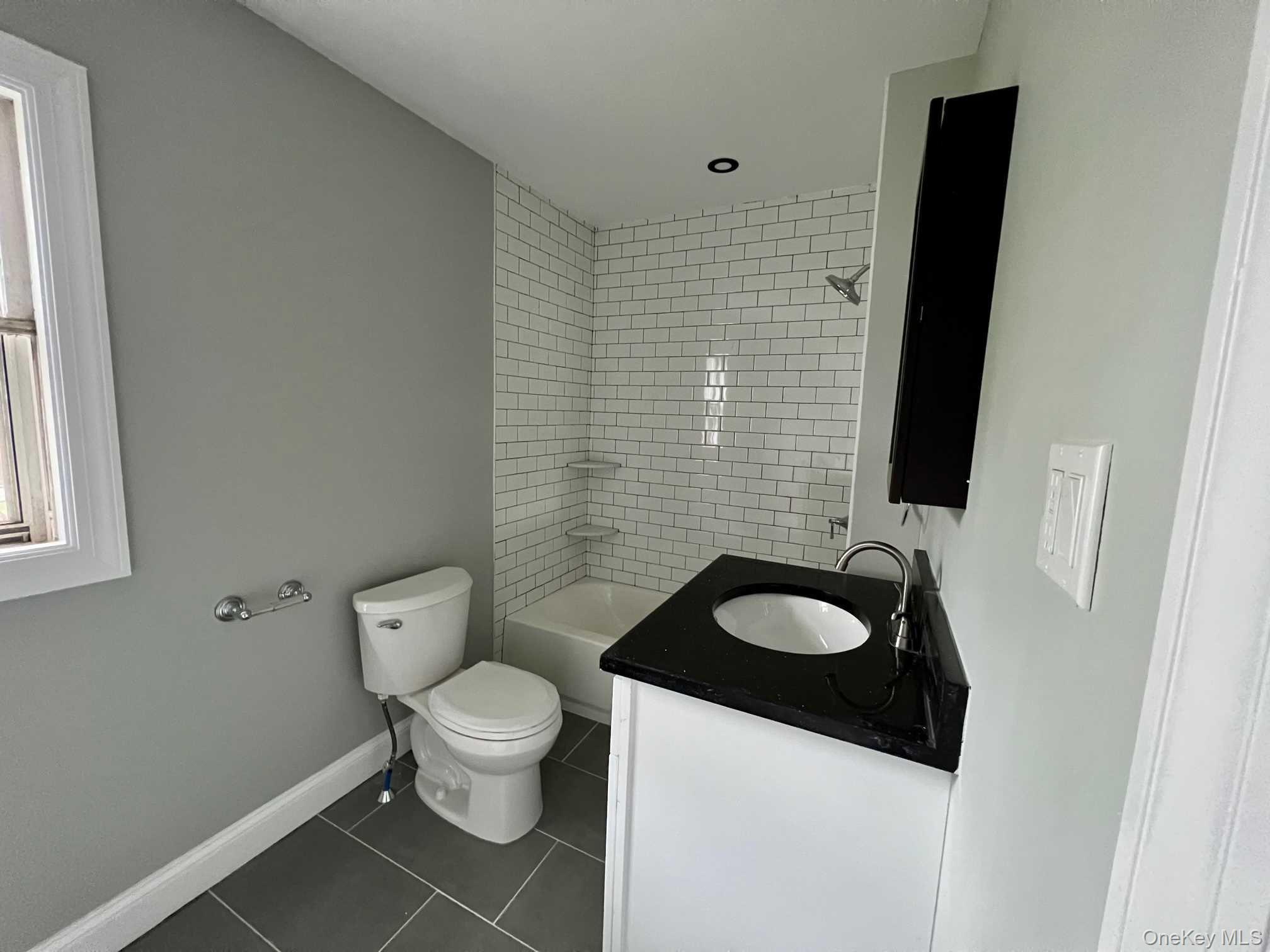 #16 photo, 21 WASHINGTON AVE, 1st floor, Millbrook , NY 12545