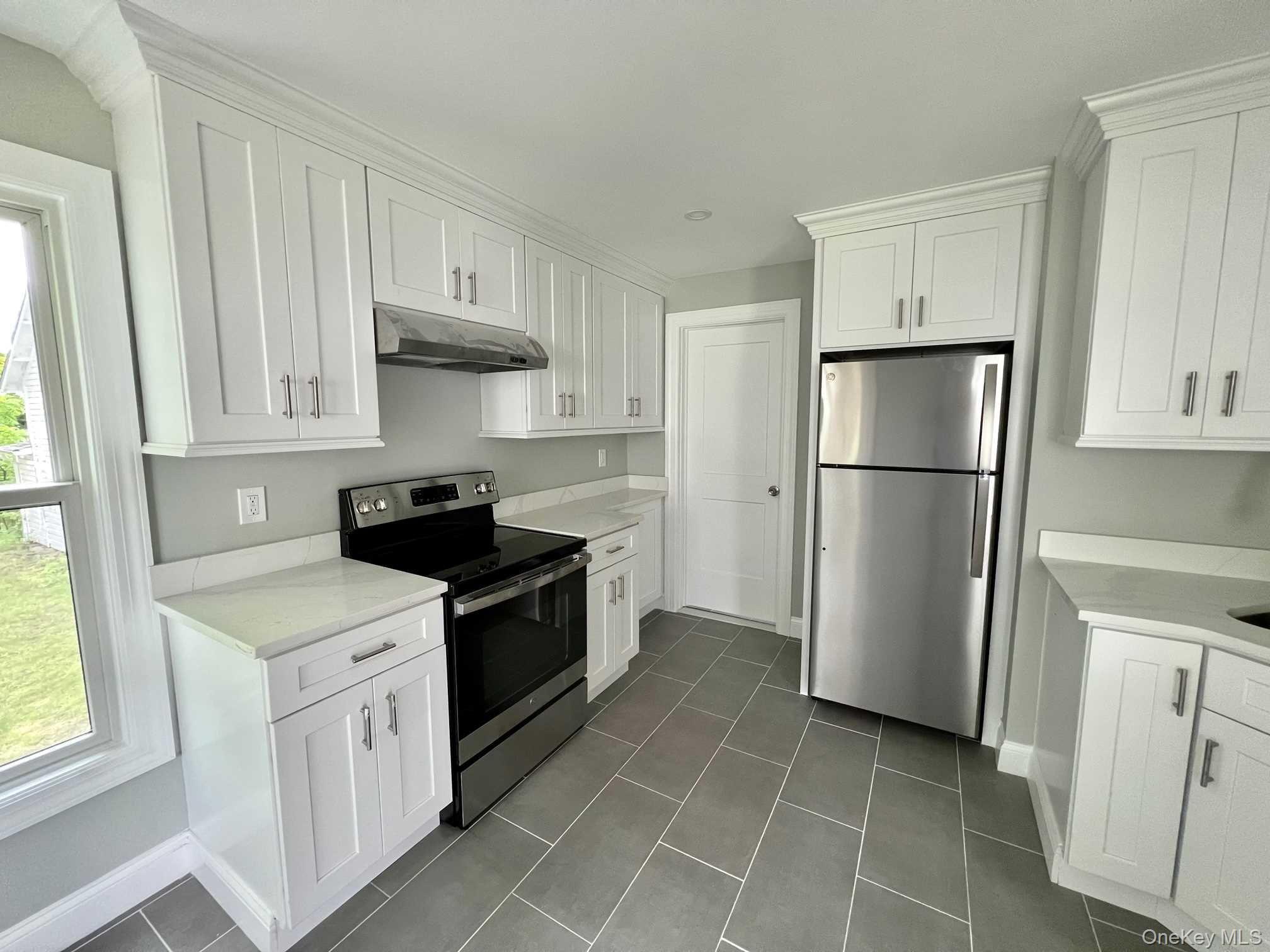 #2 photo, 21 WASHINGTON AVE, 1st floor, Millbrook , NY 12545