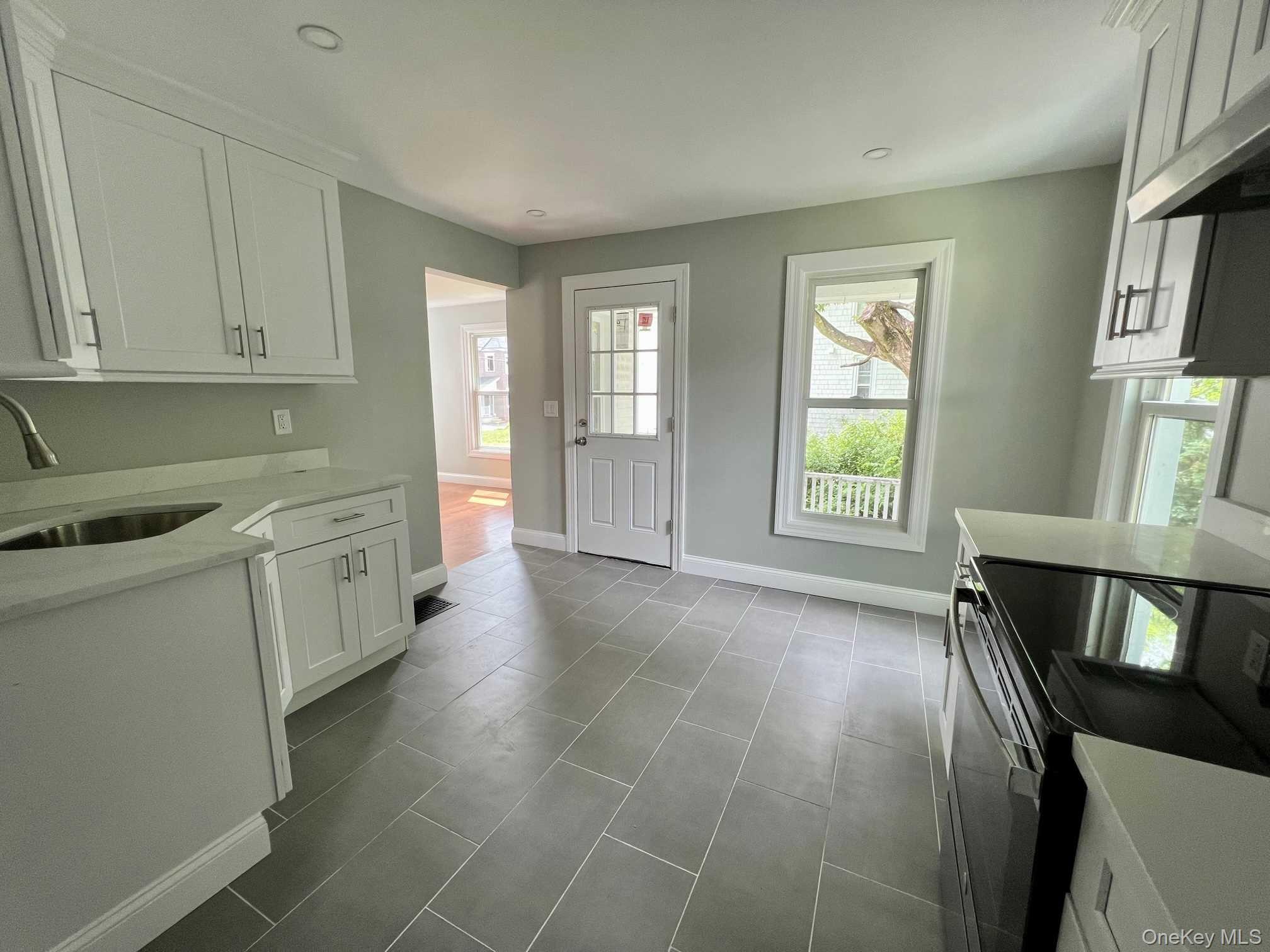 #5 photo, 21 WASHINGTON AVE, 1st floor, Millbrook , NY 12545