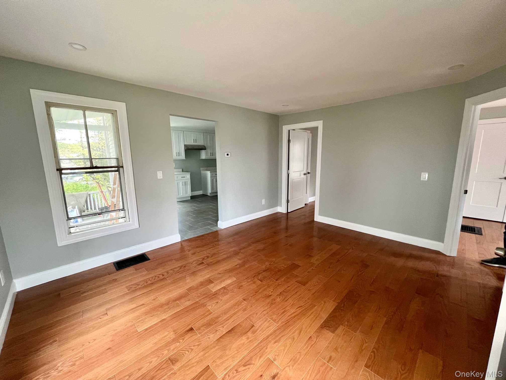 #7 photo, 21 WASHINGTON AVE, 1st floor, Millbrook , NY 12545