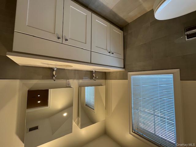 #11 photo, 56 Ashwood Road, Port Washington , NY 11050