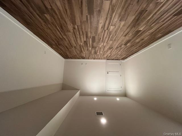 #17 photo, 56 Ashwood Road, Port Washington , NY 11050