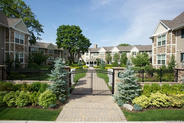 #2 photo, 150 Secatogue Avenue, Farmingdale , NY 11735