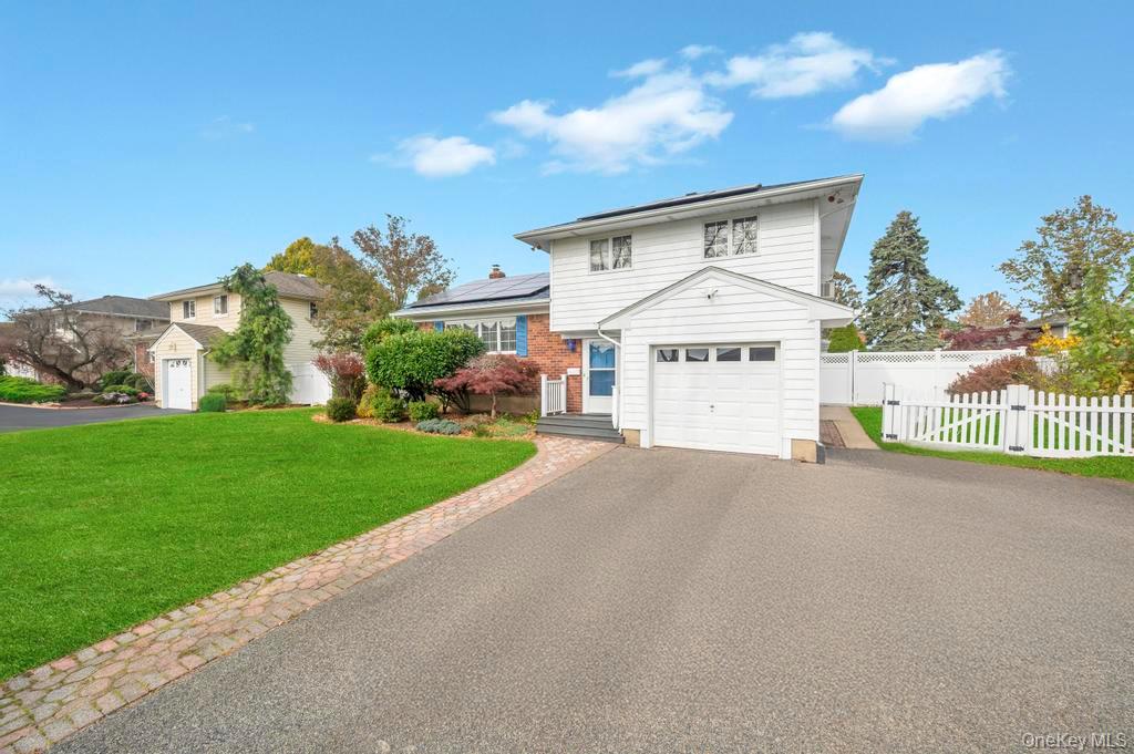 #3 photo, 19 Summit Street, Hicksville , NY 11801