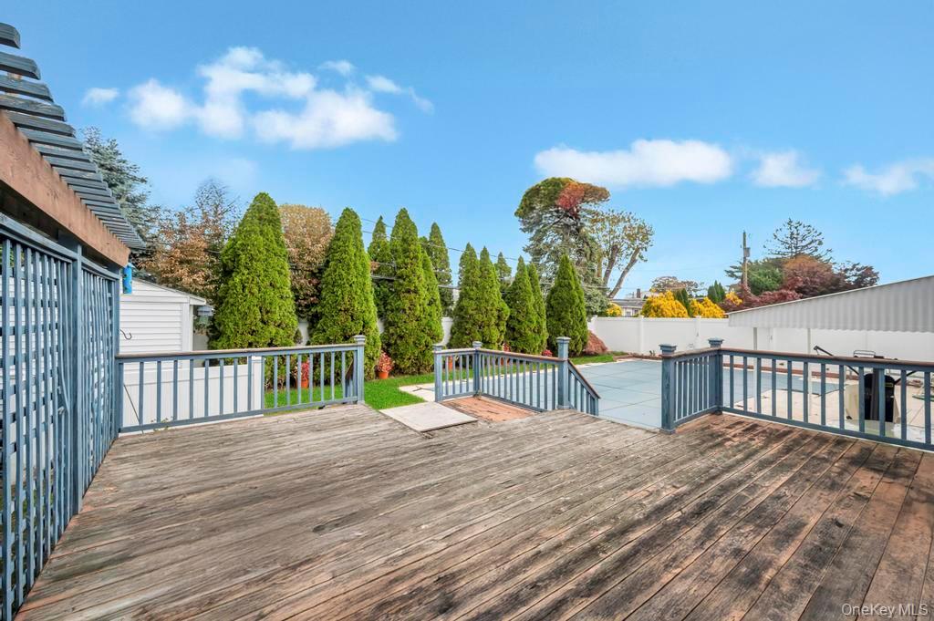 #7 photo, 19 Summit Street, Hicksville , NY 11801