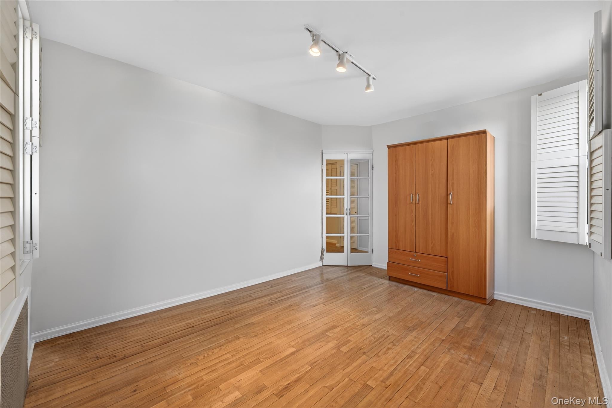 #18 photo, 84-35 Lander Street, Куинс ‖ Briarwood , NY 11435