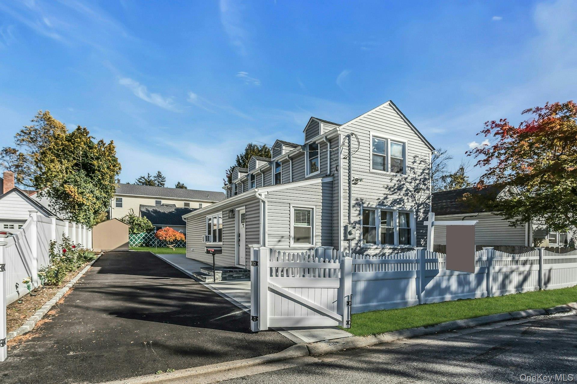 #2 photo, 42 13th Street, Locust Valley , NY 11560