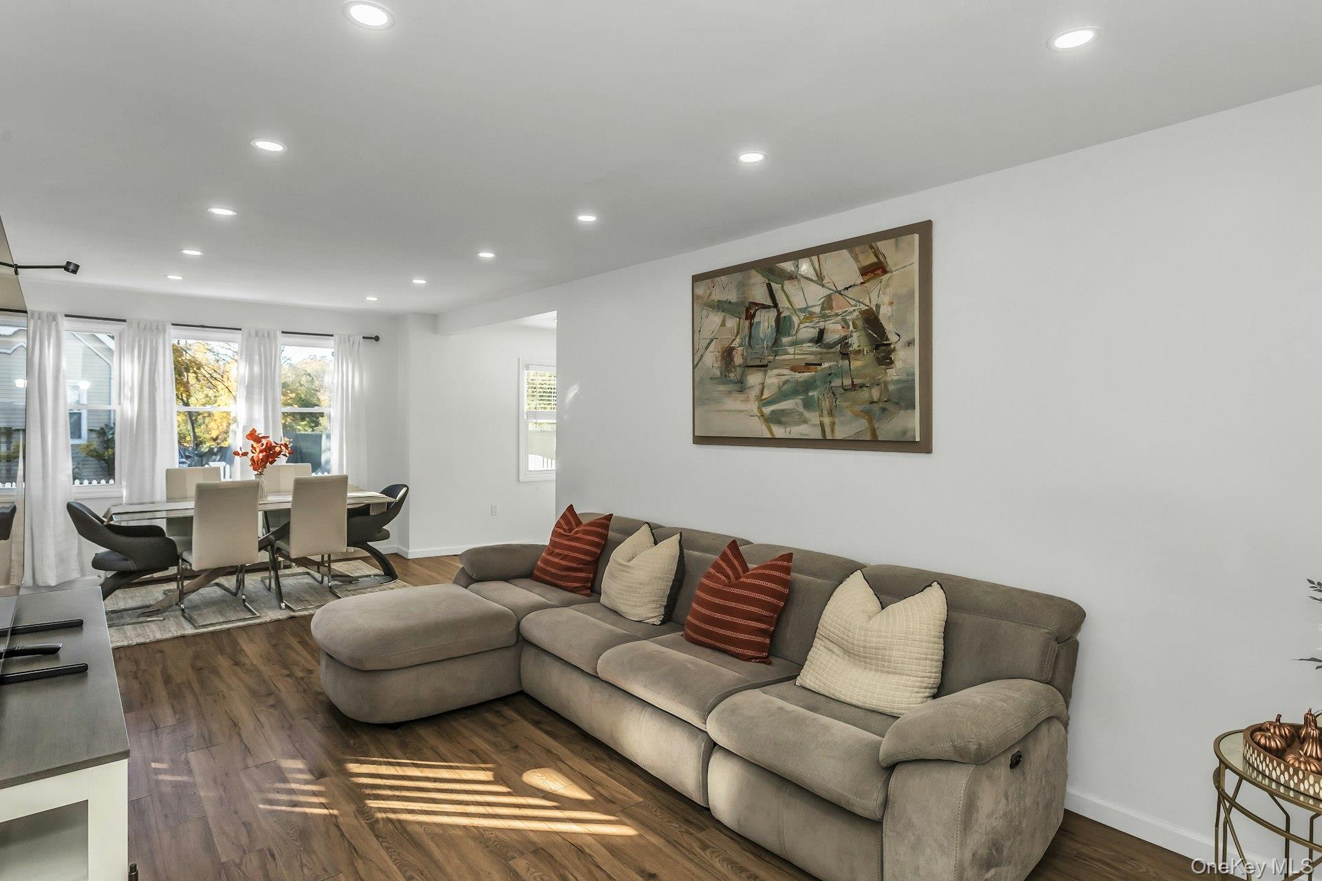 #8 photo, 42 13th Street, Locust Valley , NY 11560