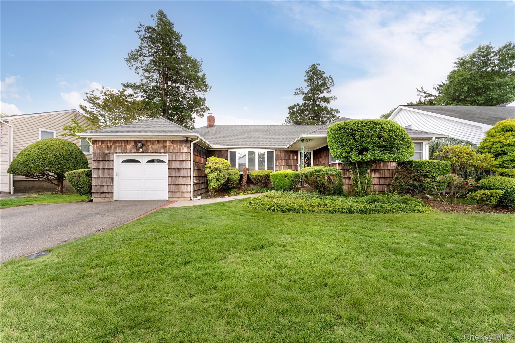 #1 photo, 9 Eaton Road, Syosset , NY 11791