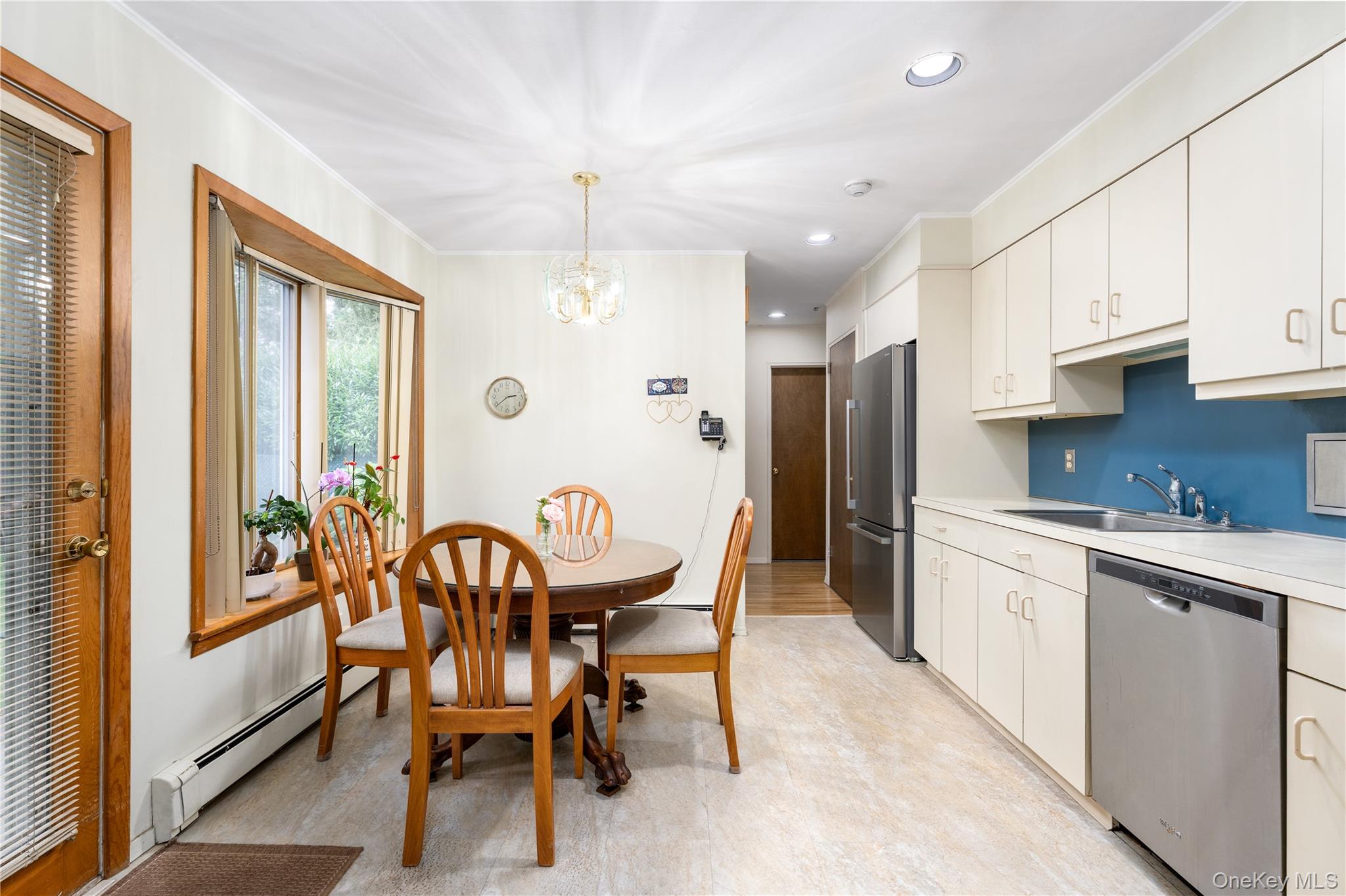 #13 photo, 9 Eaton Road, Syosset , NY 11791