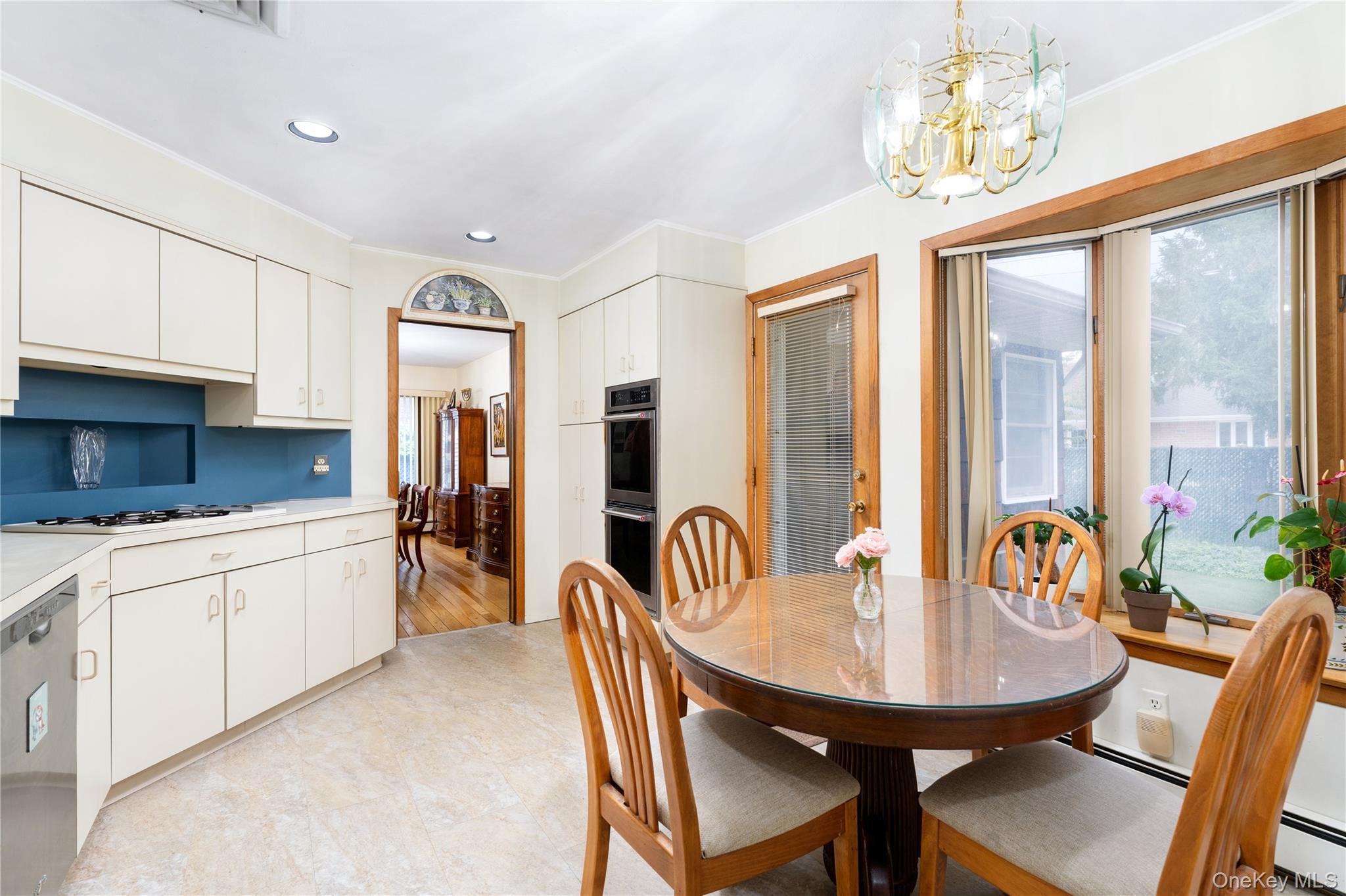 #15 photo, 9 Eaton Road, Syosset , NY 11791