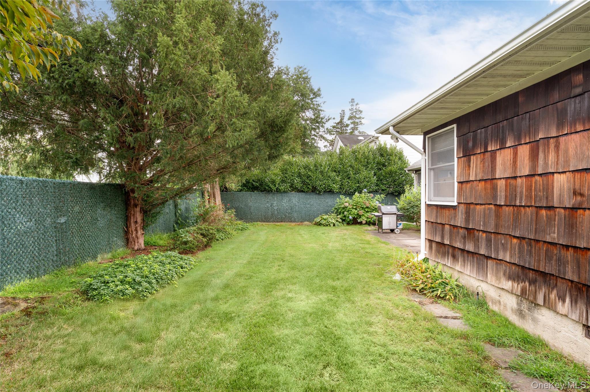 #3 photo, 9 Eaton Road, Syosset , NY 11791