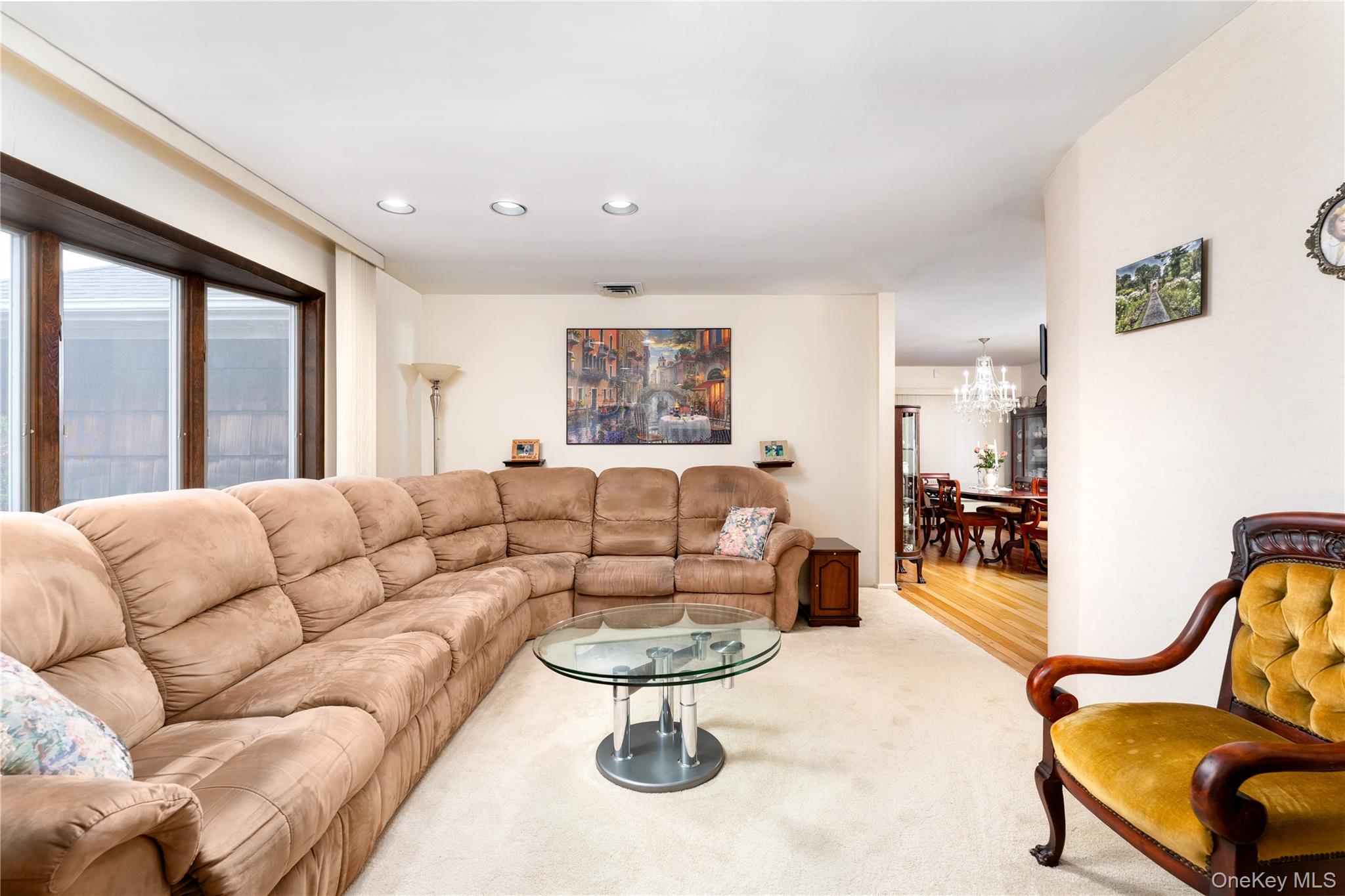 #7 photo, 9 Eaton Road, Syosset , NY 11791