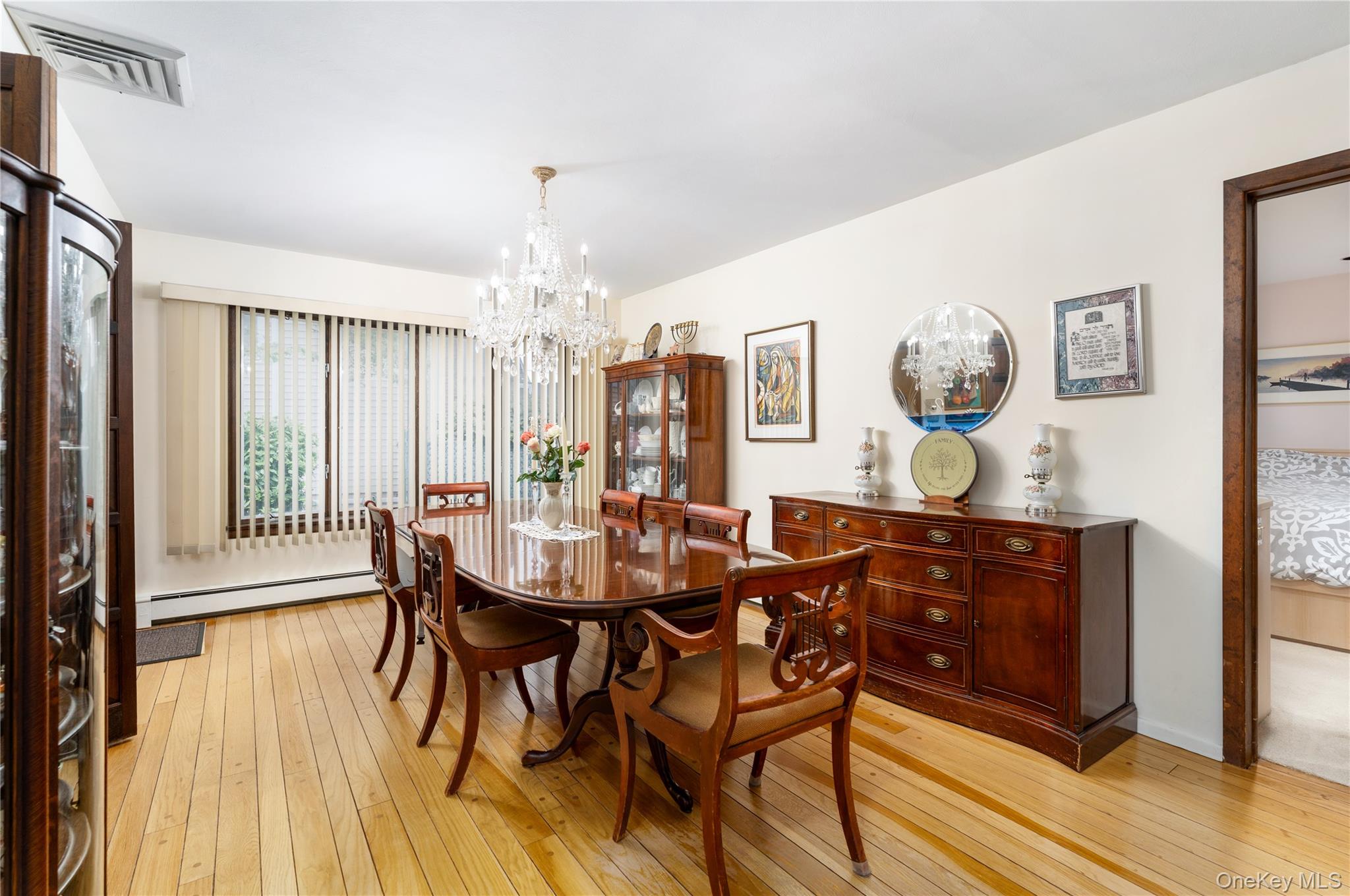 #8 photo, 9 Eaton Road, Syosset , NY 11791