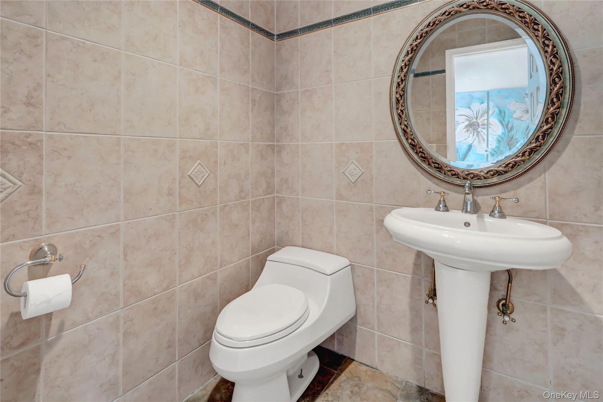 #11 photo, 26 Anne Drive, Hicksville , NY 11801