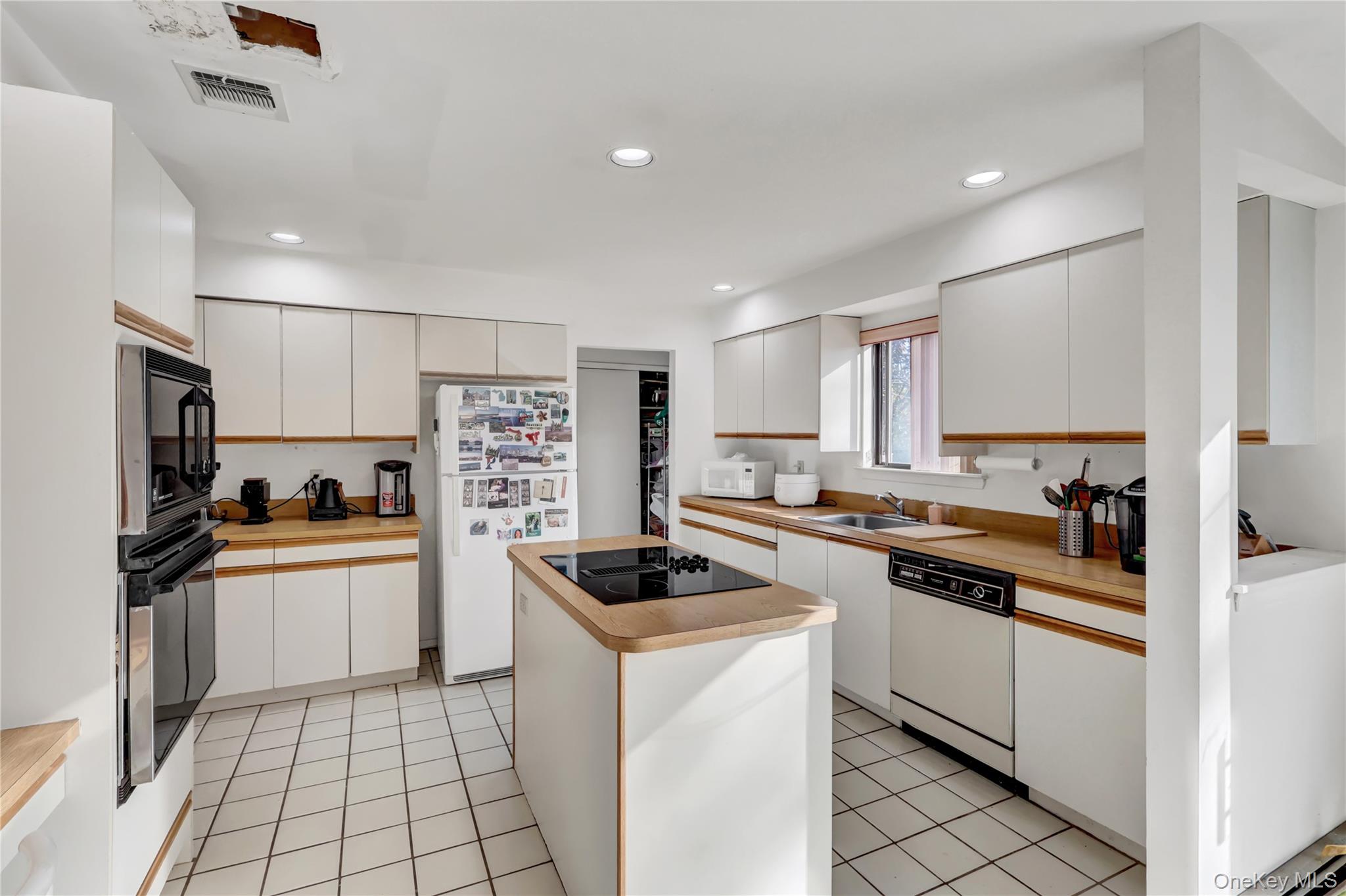 #16 photo, 26 Anne Drive, Hicksville , NY 11801