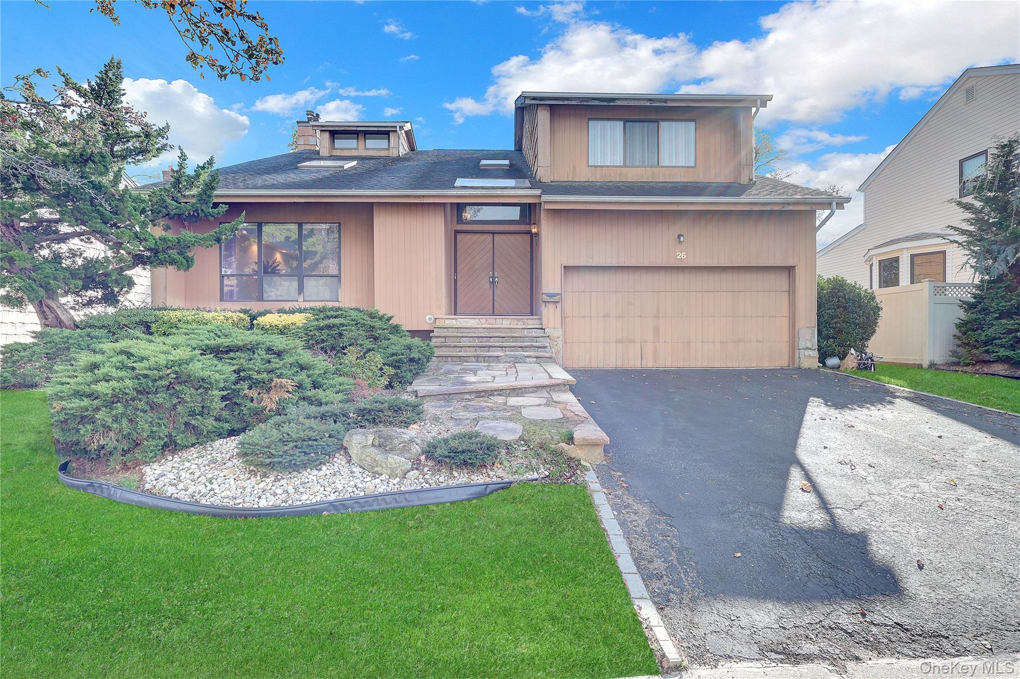 #4 photo, 26 Anne Drive, Hicksville , NY 11801