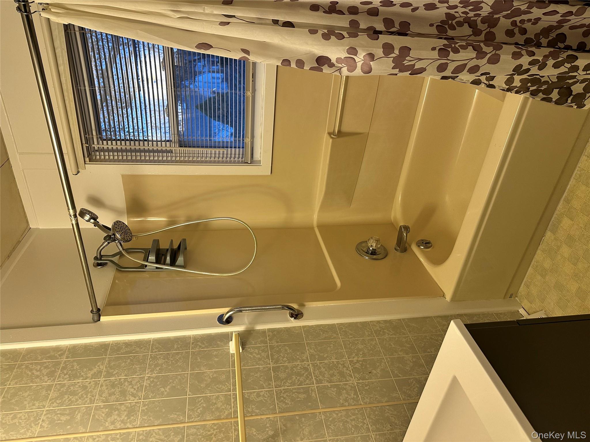 #16 photo, 517 Flint Street, Greenport , NY 11944