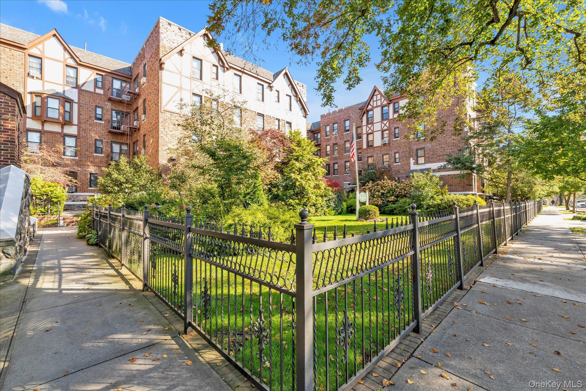 #12 photo, 160-15 Powells Cove Boulevard, Beechhurst , NY 11357