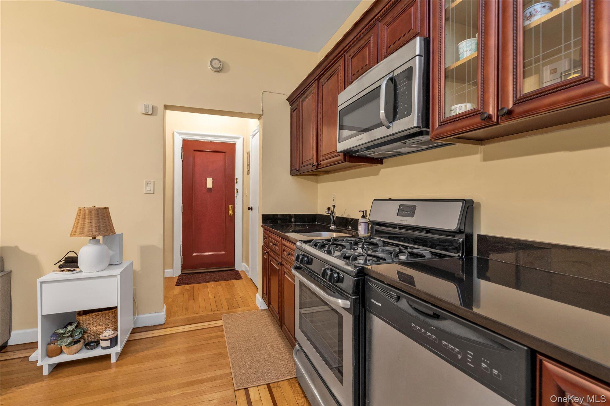 #4 photo, 160-15 Powells Cove Boulevard, Beechhurst , NY 11357