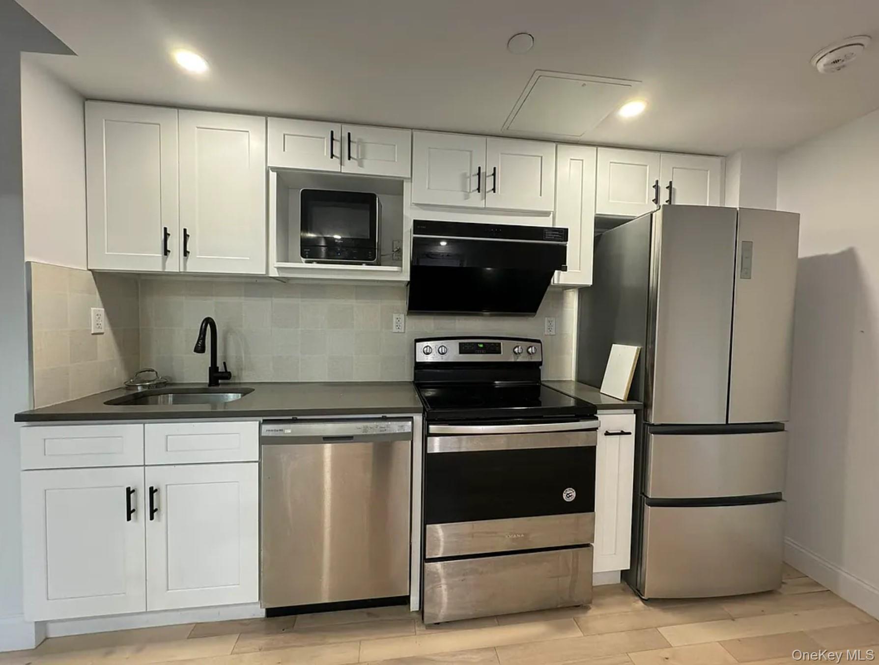 #7 photo, 10525 65th Road, Forest Hills , NY 11375