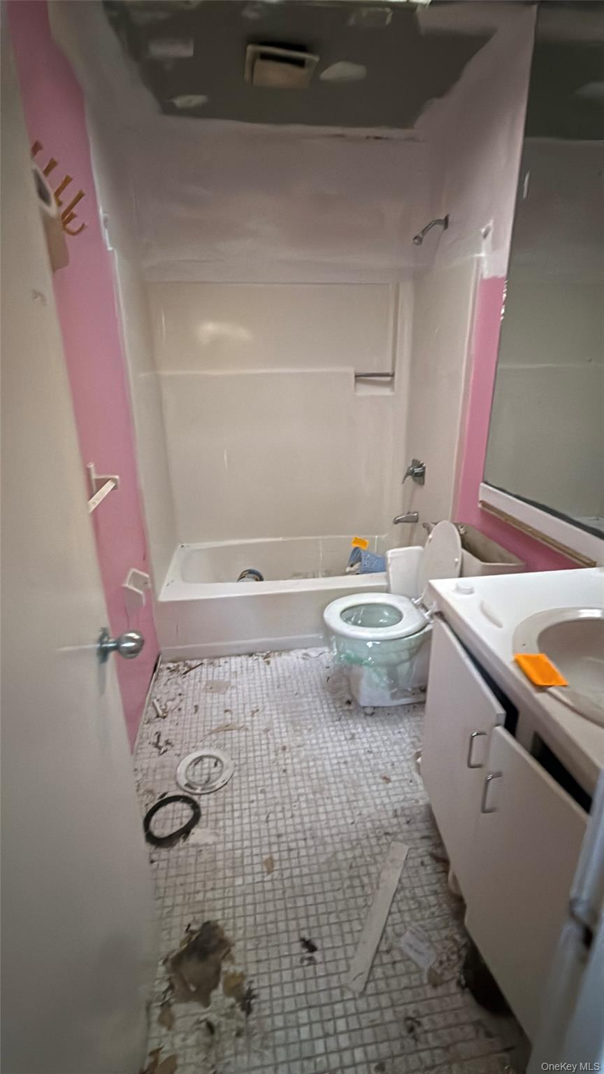 #10 photo, 23 N Quarter Road, Westhampton , NY 11977