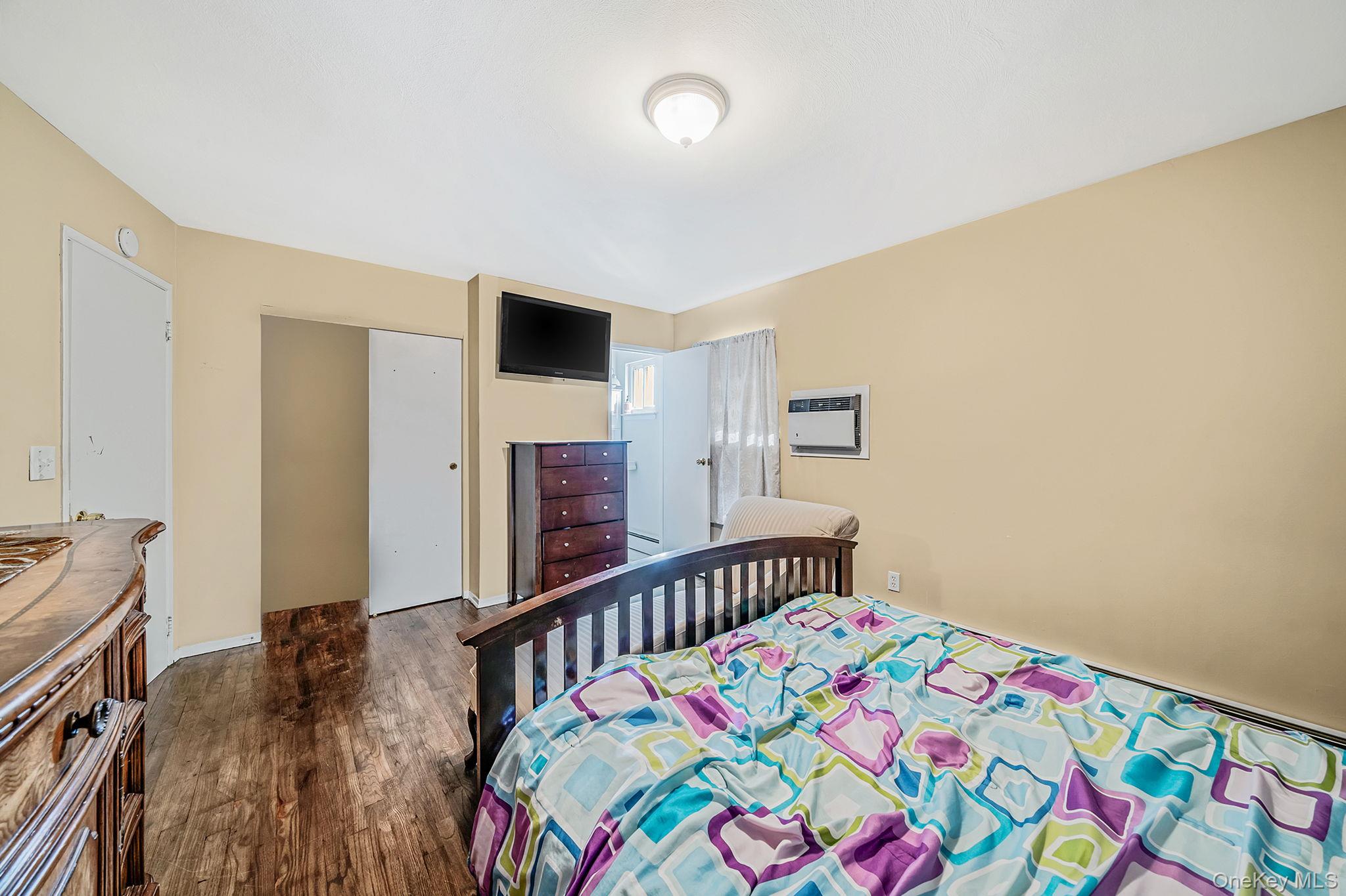 #11 photo, 27 Kenwood Drive, Bohemia , NY 11716