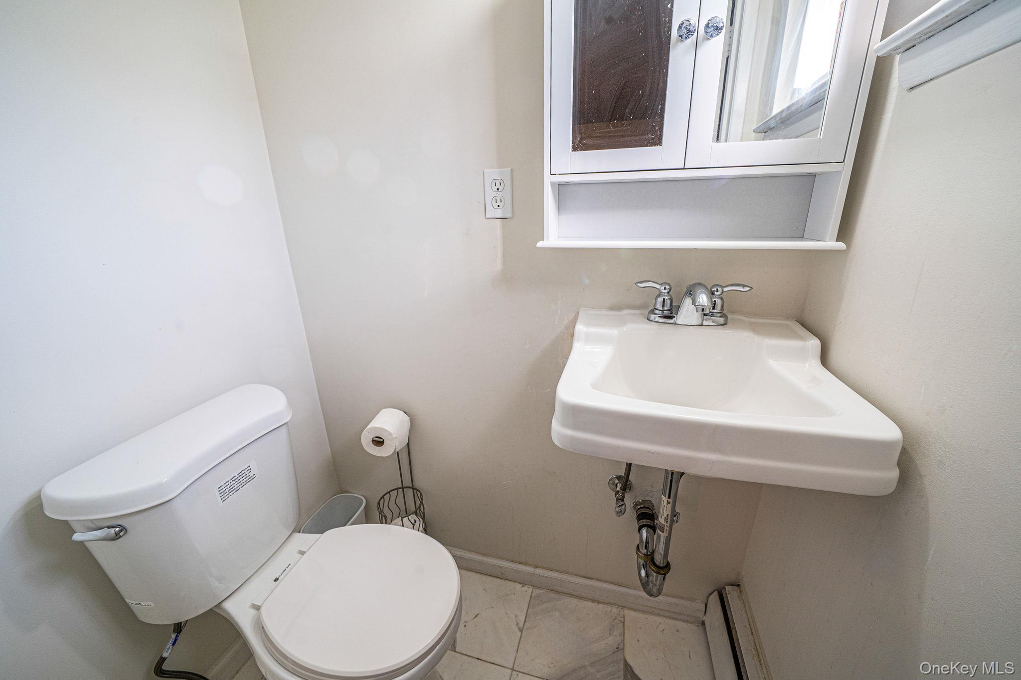 #12 photo, 27 Kenwood Drive, Bohemia , NY 11716