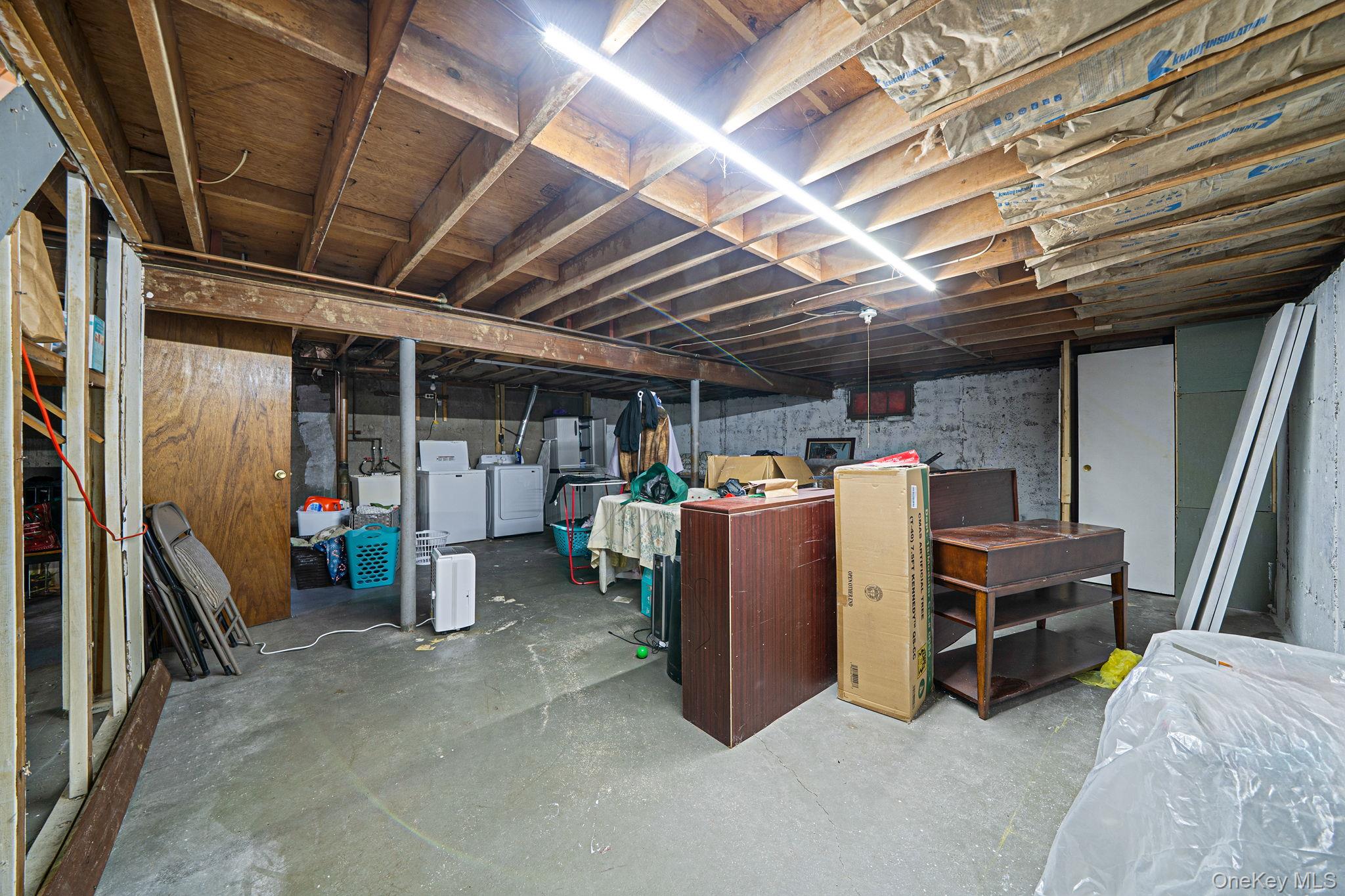 #17 photo, 27 Kenwood Drive, Bohemia , NY 11716