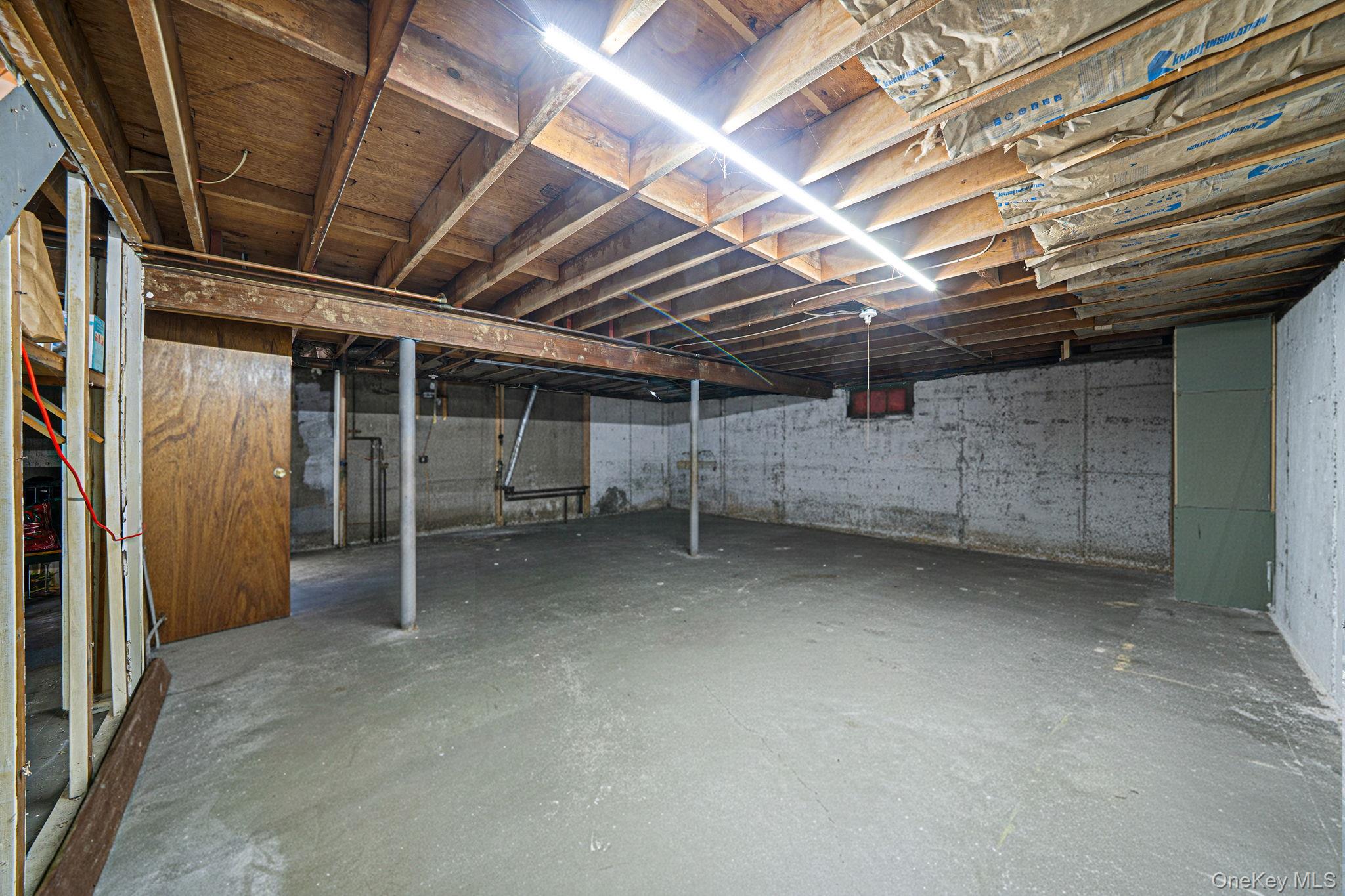 #18 photo, 27 Kenwood Drive, Bohemia , NY 11716