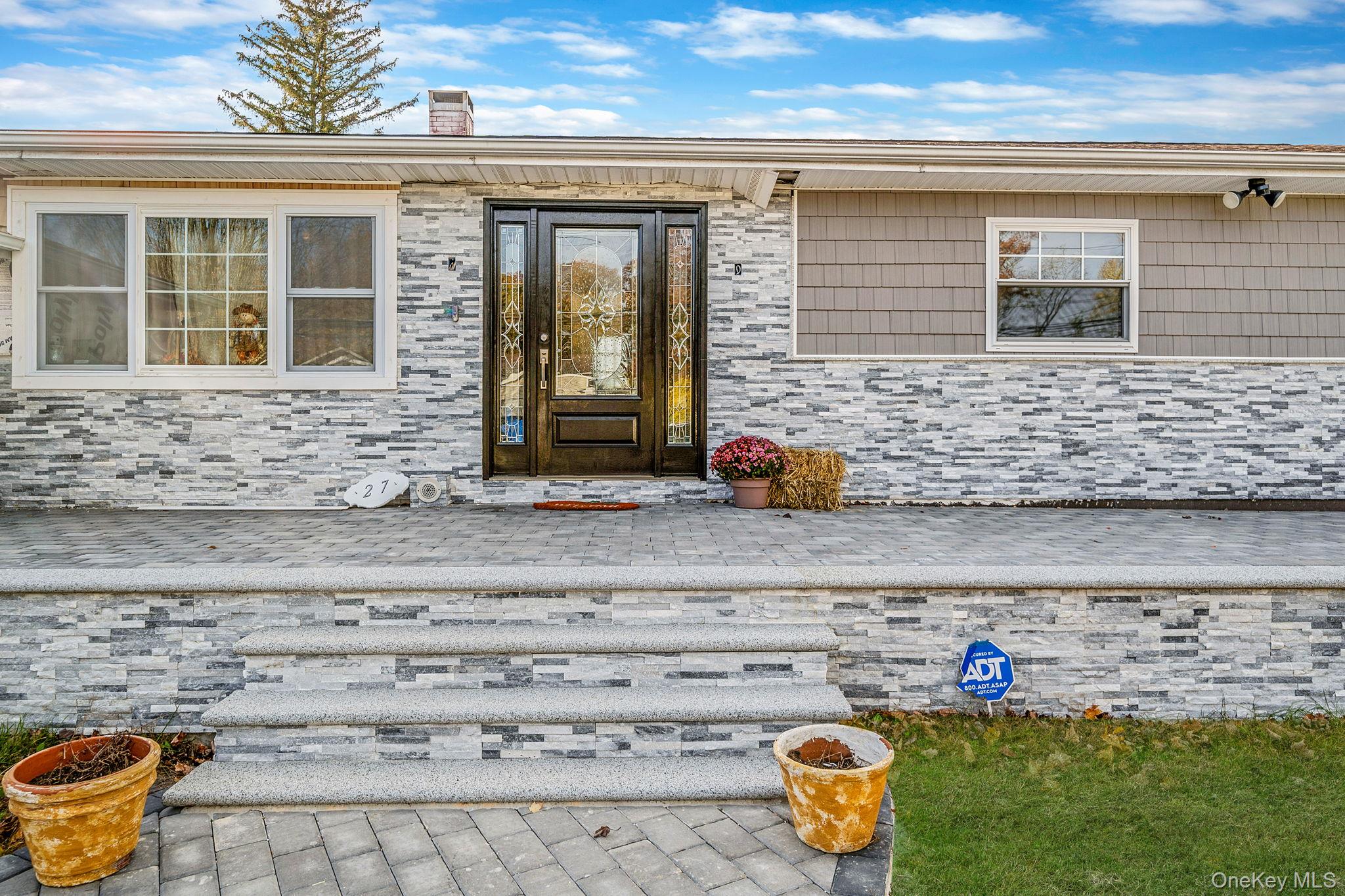 #2 photo, 27 Kenwood Drive, Bohemia , NY 11716