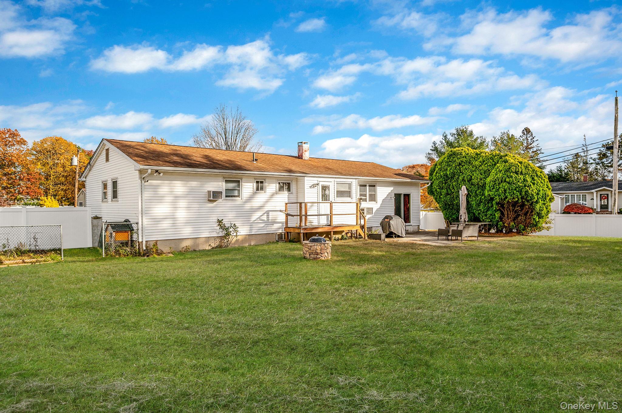 #20 photo, 27 Kenwood Drive, Bohemia , NY 11716