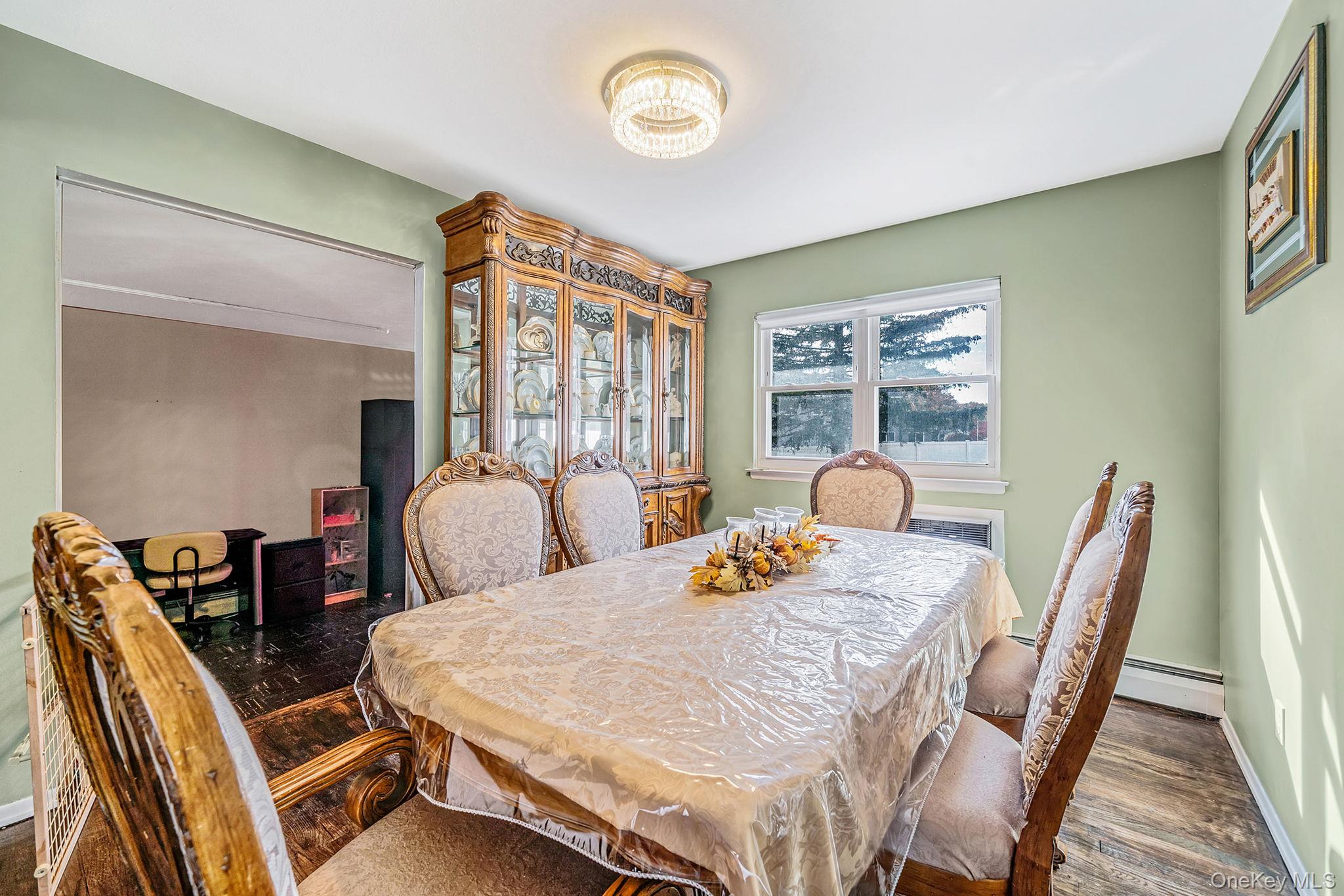 #5 photo, 27 Kenwood Drive, Bohemia , NY 11716