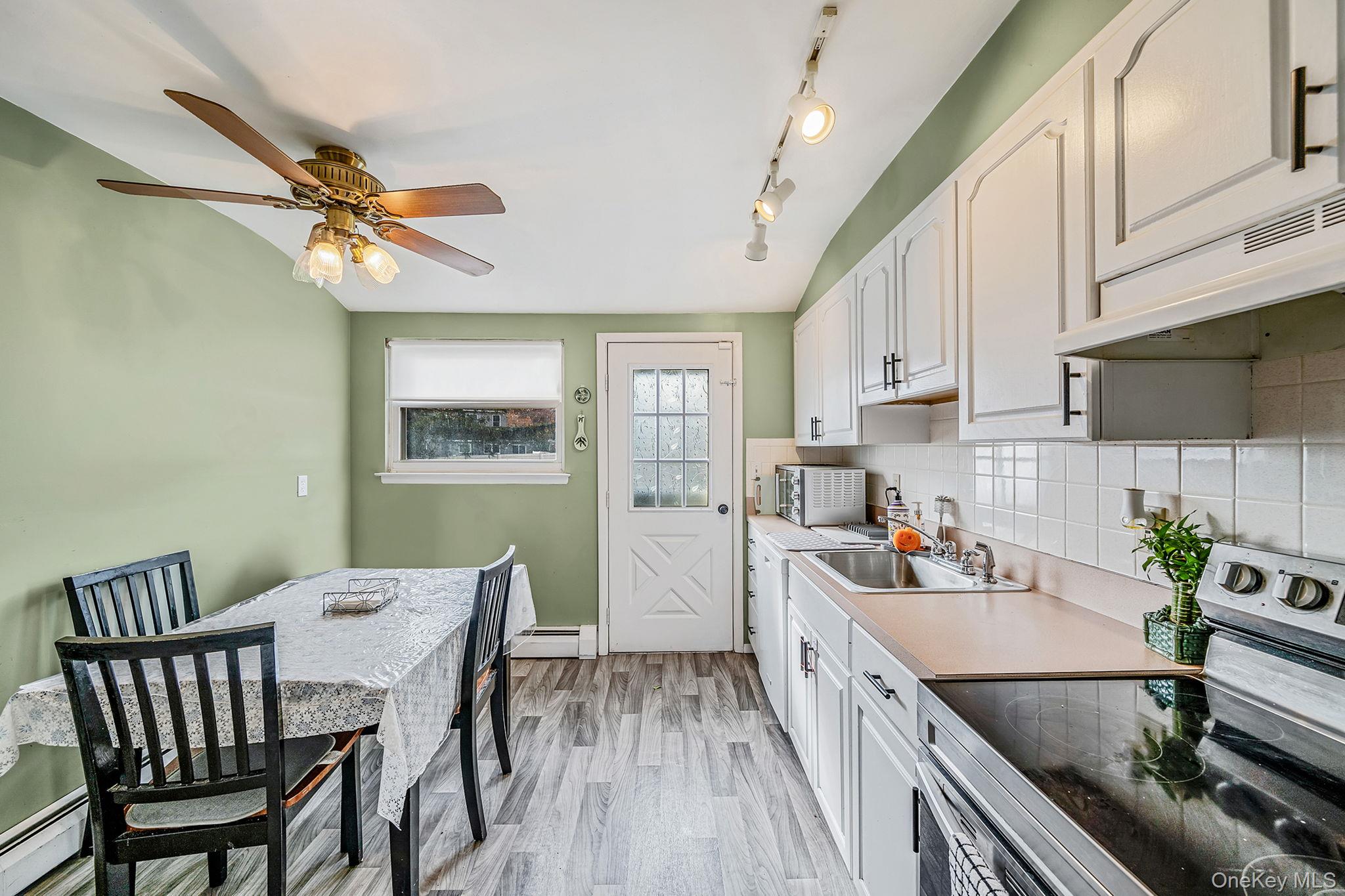 #7 photo, 27 Kenwood Drive, Bohemia , NY 11716