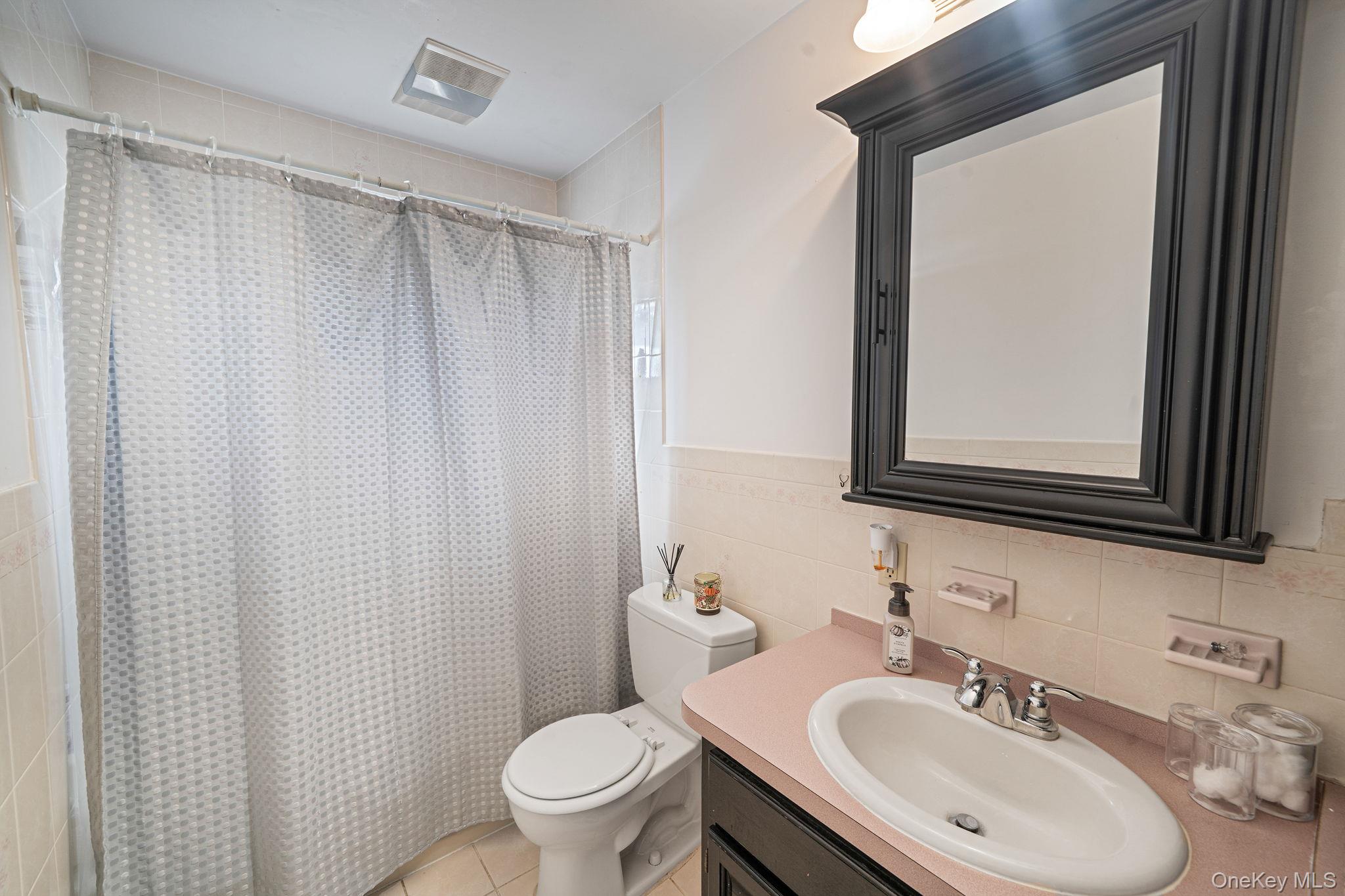 #9 photo, 27 Kenwood Drive, Bohemia , NY 11716