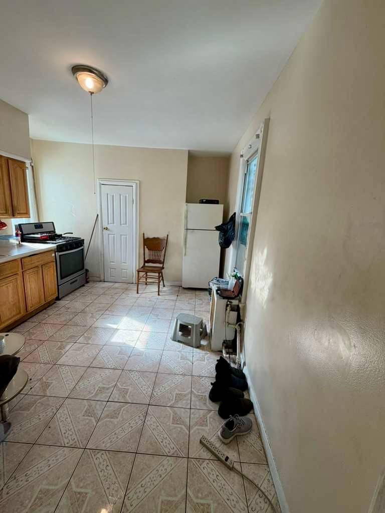 #12 photo, 406 Chestnut St, East New York , NY 11208