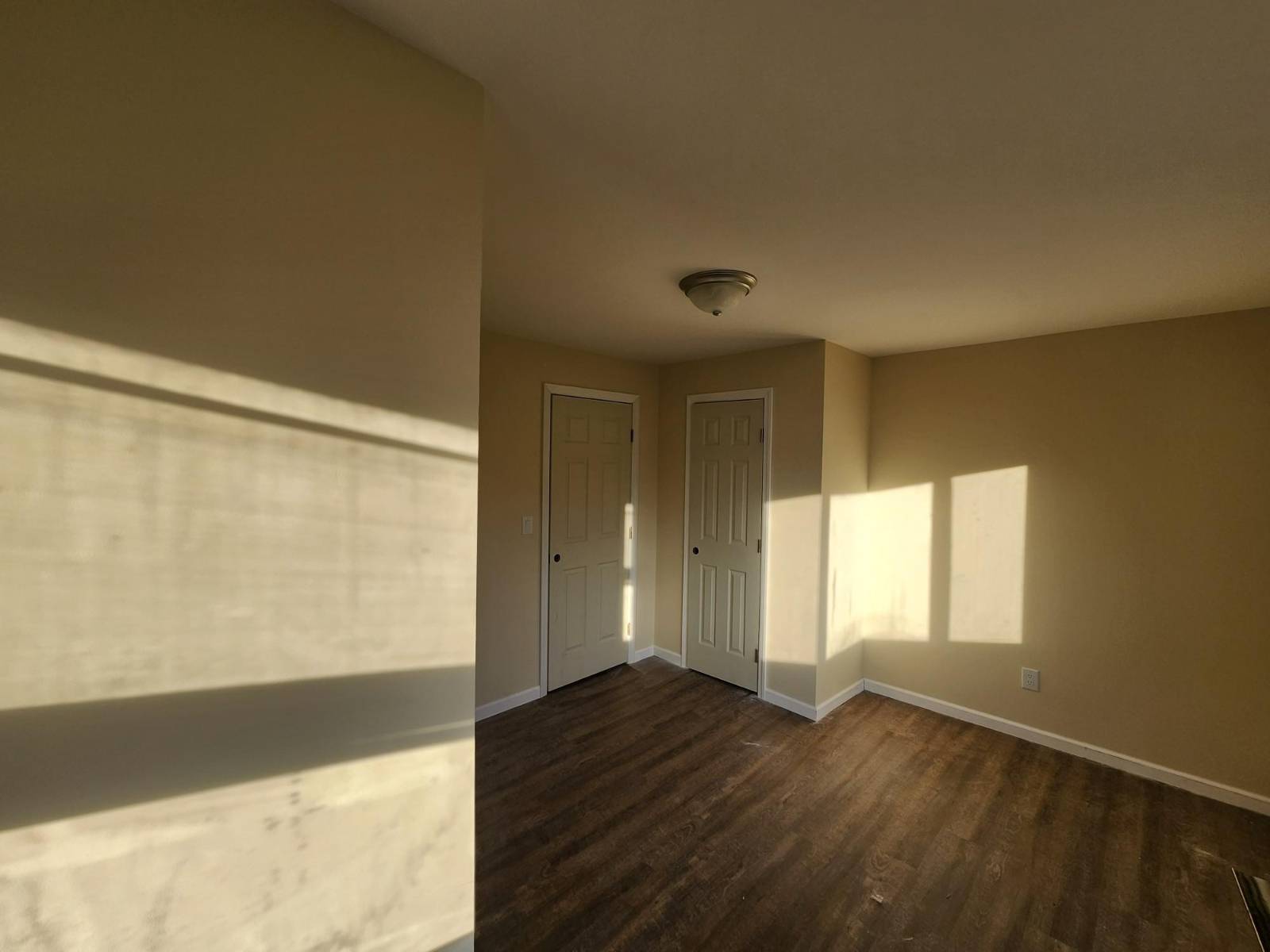 #4 photo, 24 Poplar Pl, #2, Bay Shore , NY 11706