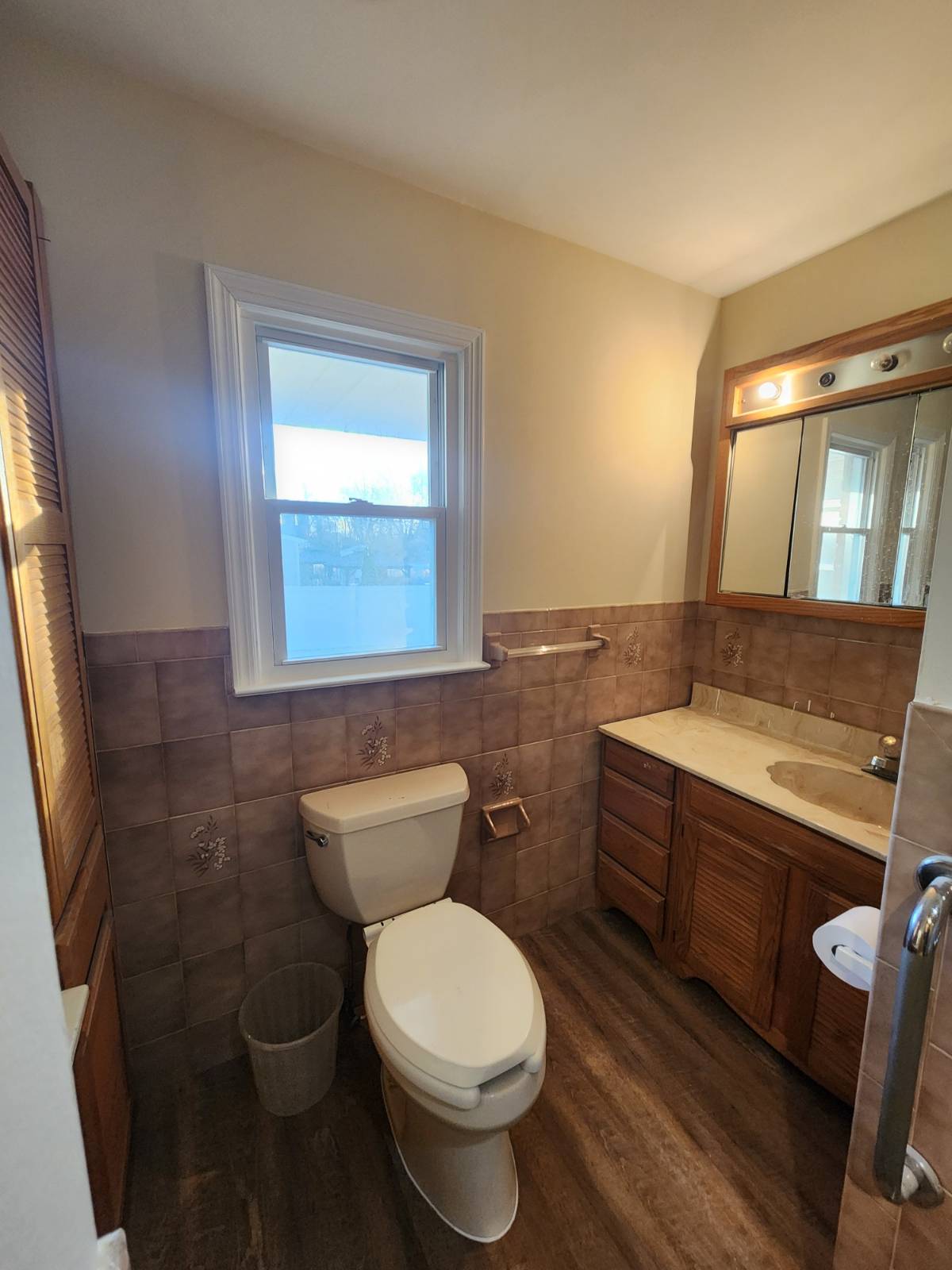 #9 photo, 24 Poplar Pl, #2, Bay Shore , NY 11706