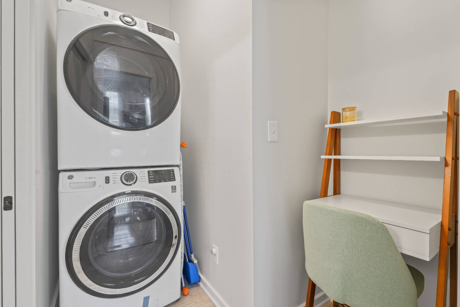 #15 photo, 1 Oak Street, Saratoga Springs , NY 12866