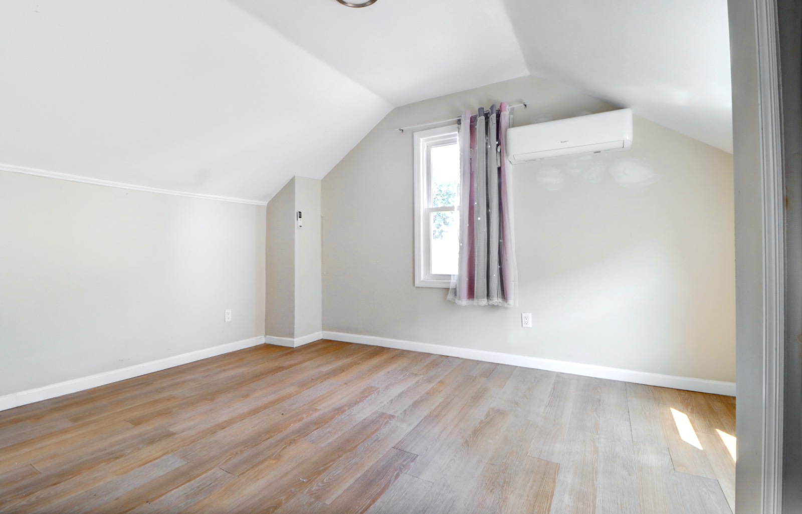 #12 photo, 13011 147 street, Jamaica , NY 11436