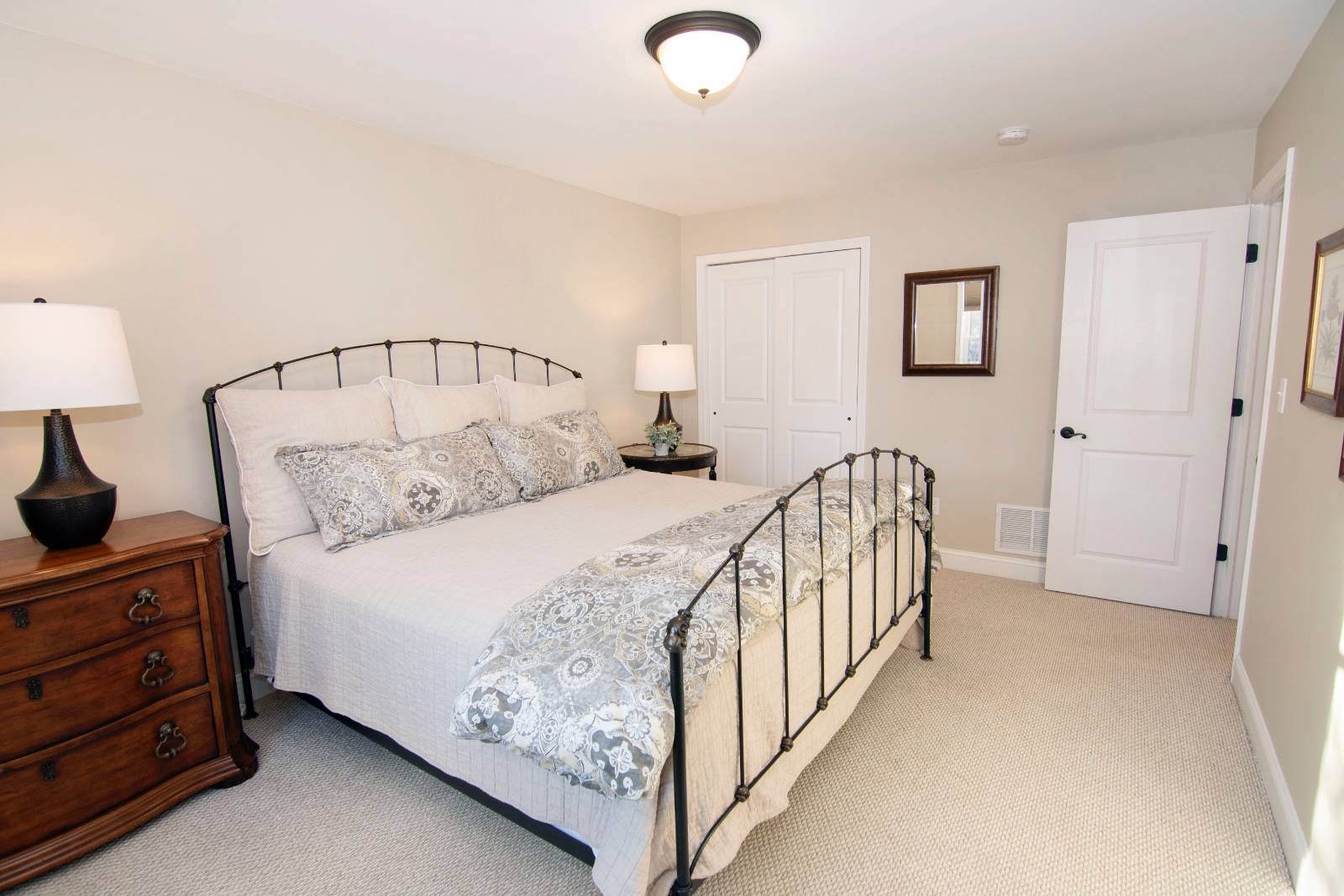 #47 photo, 26 Saw Mill Ct, Saratoga Springs , NY 12866