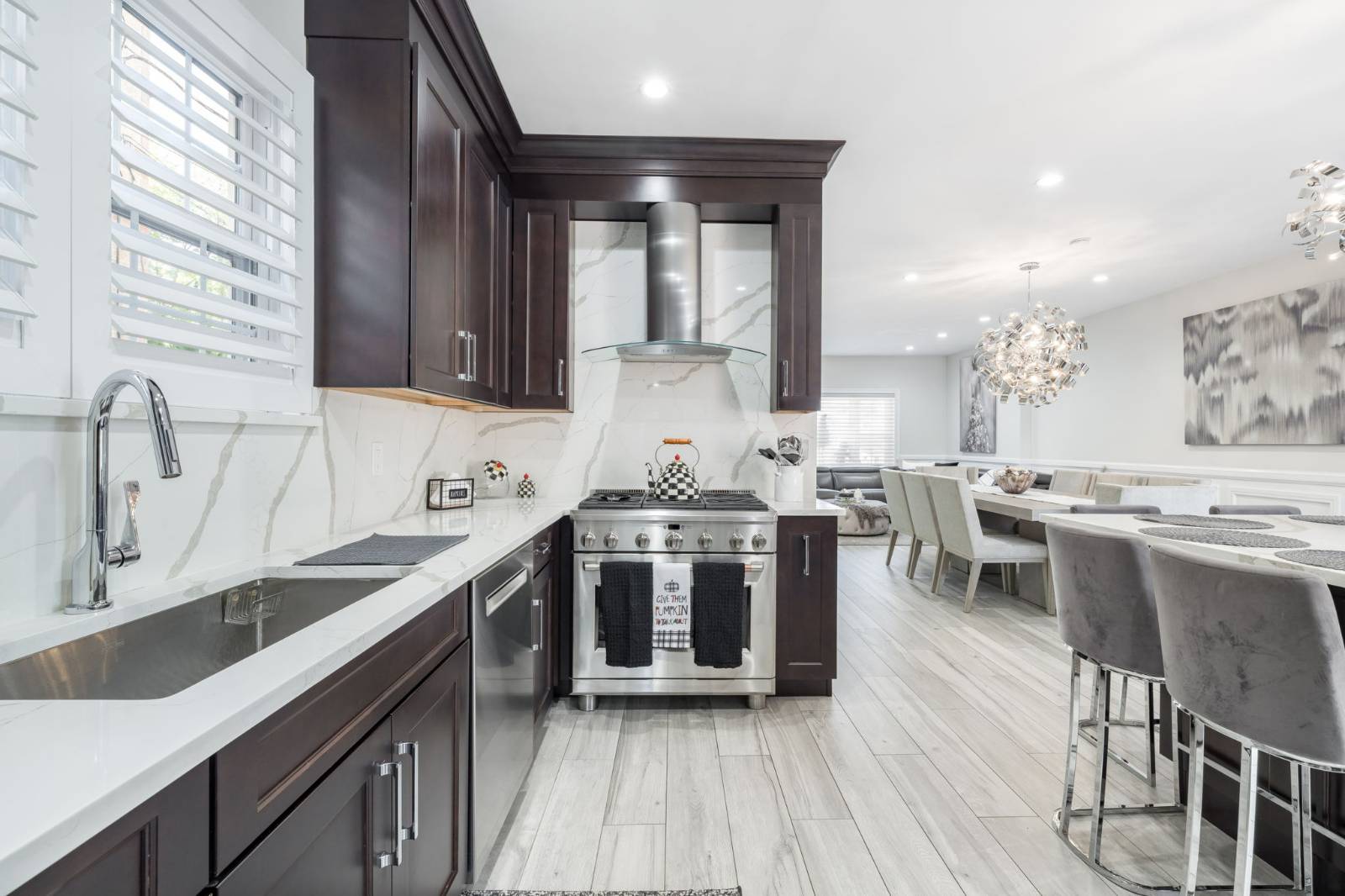 #11 photo, 58-33 71 St, Maspeth , NY 11378