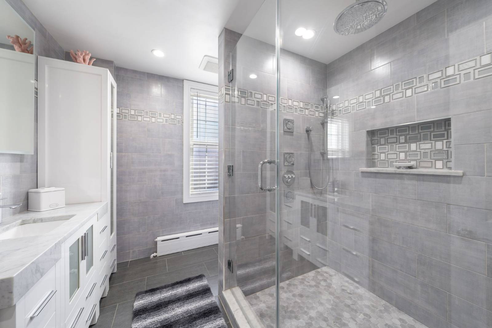 #17 photo, 58-33 71 St, Maspeth , NY 11378