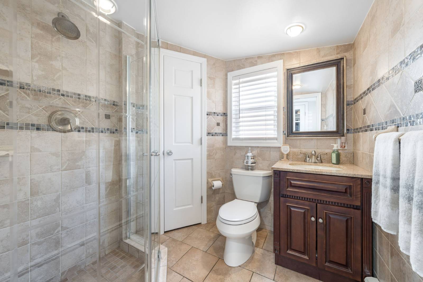 #24 photo, 58-33 71 St, Maspeth , NY 11378