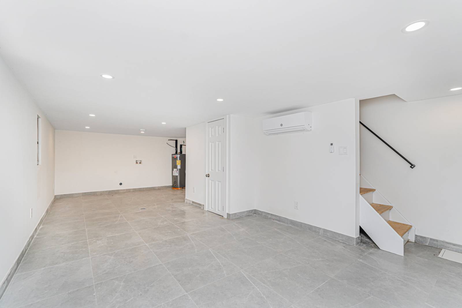 #8 photo, 9 Russel St., Staten Island , NY 10308